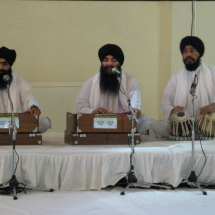 GianiJiDoingKirtan